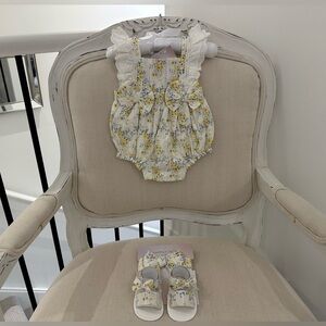🦢 Baby 0~3 Mth Ruffle Eyelet Bubble Romper Onesie, Sandals & Hair Bow NWT